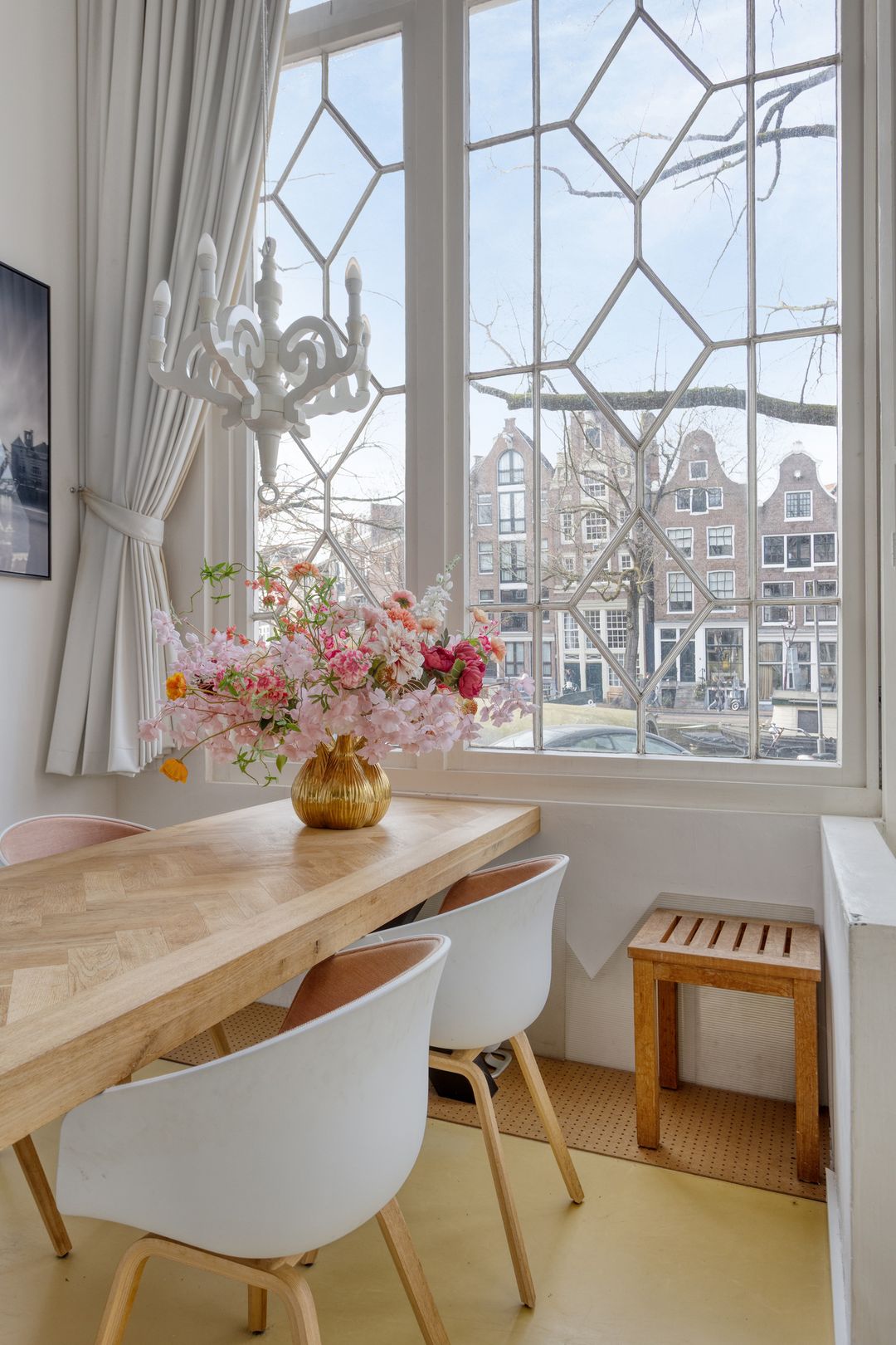 Spacious double ground-floor apartment with garden on the Prinsengracht — 31