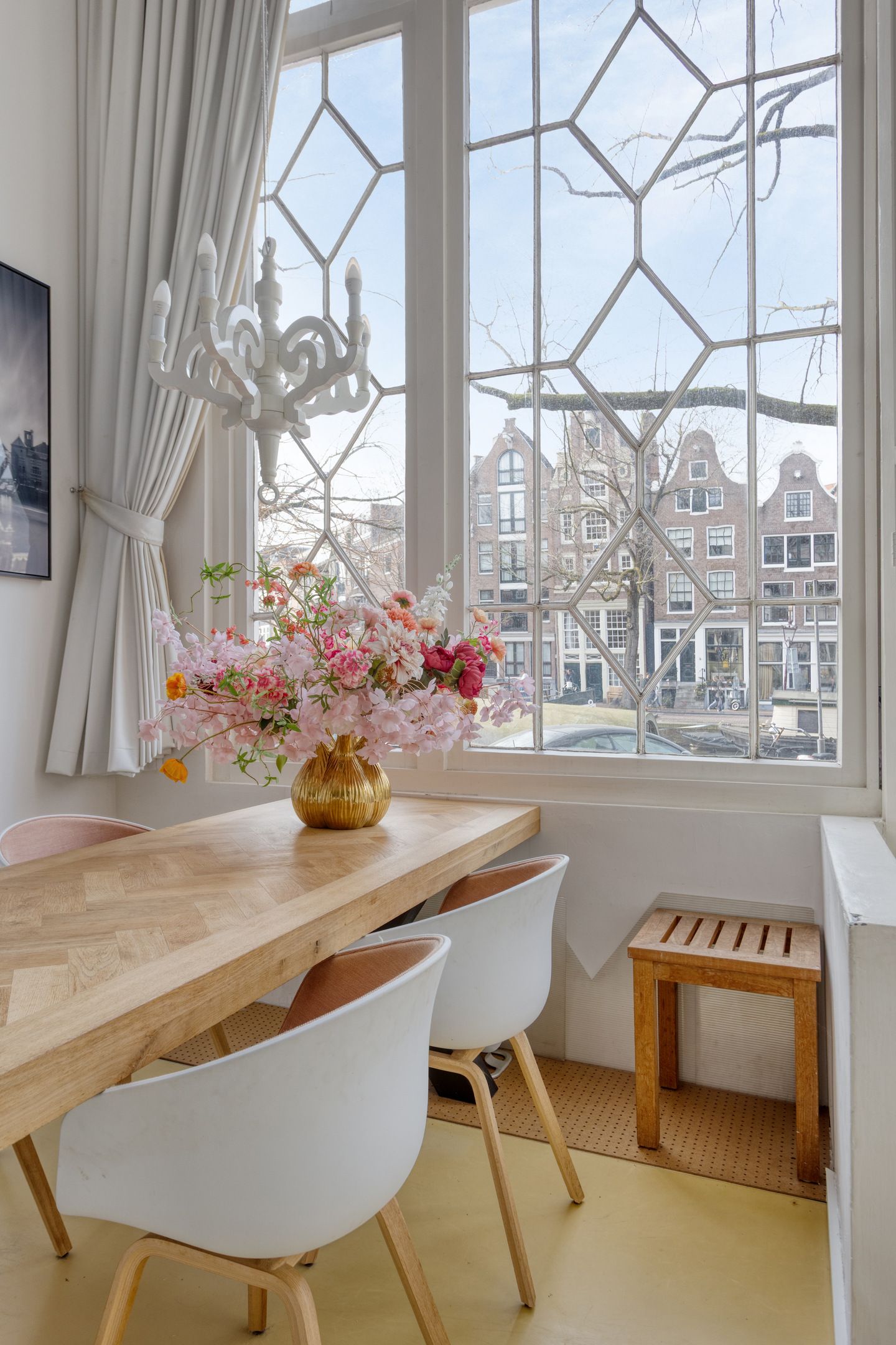 Spacious double ground-floor apartment with garden on the Prinsengracht — 28