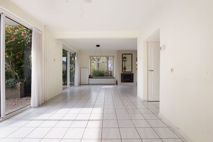 Photo 3 of Burgemeester van Heystlaan 1