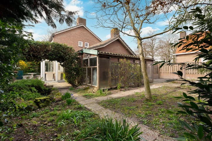 Photo 4 of Burgemeester van Heystlaan 1