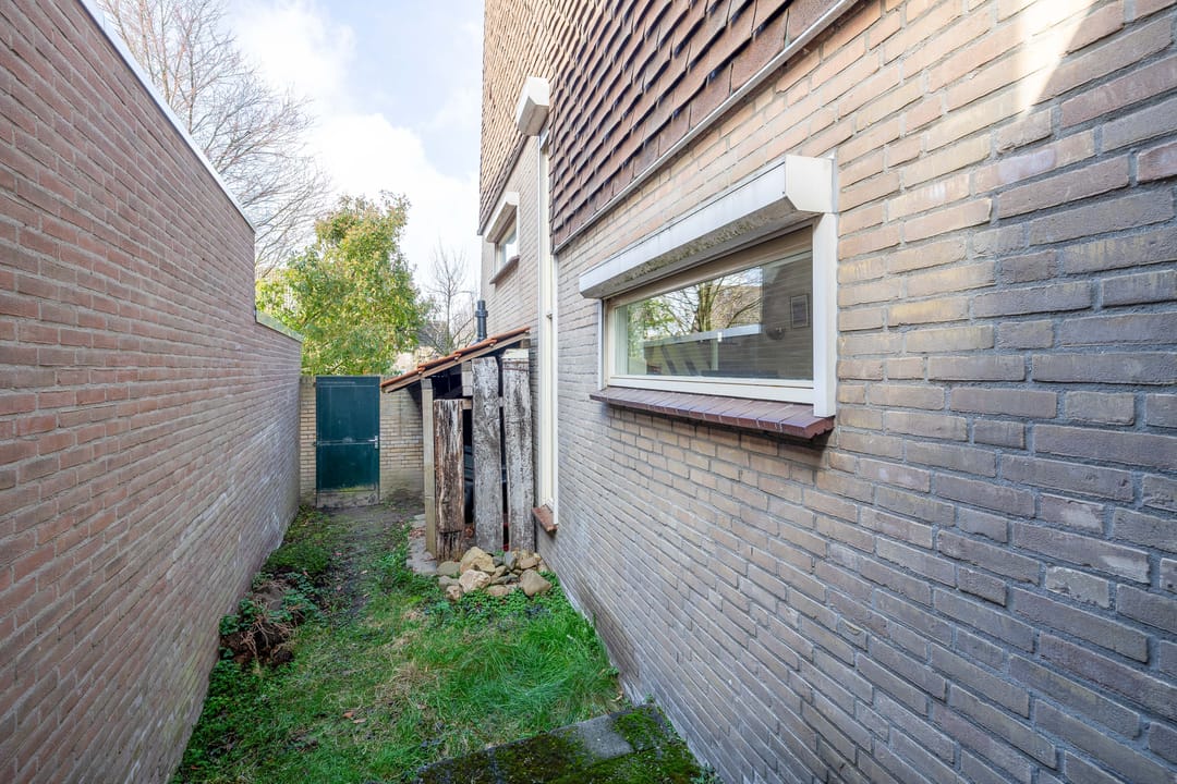 Spacious split-level semi-detached house with character and garden in Eerschot — 36