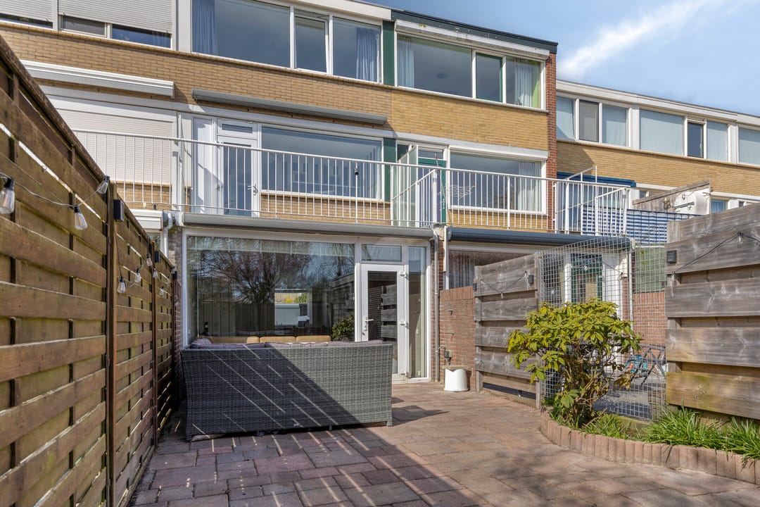 Photo 1 of Rozemarijn 17