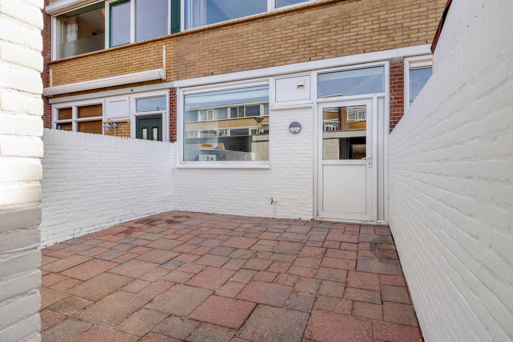 Photo 21 of Rozemarijn 17