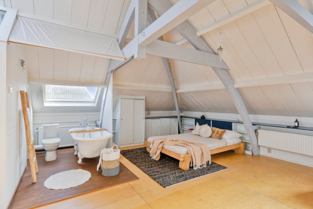 Spacious 3-Story Upper House with Private Garden in Amsterdam Center — 29