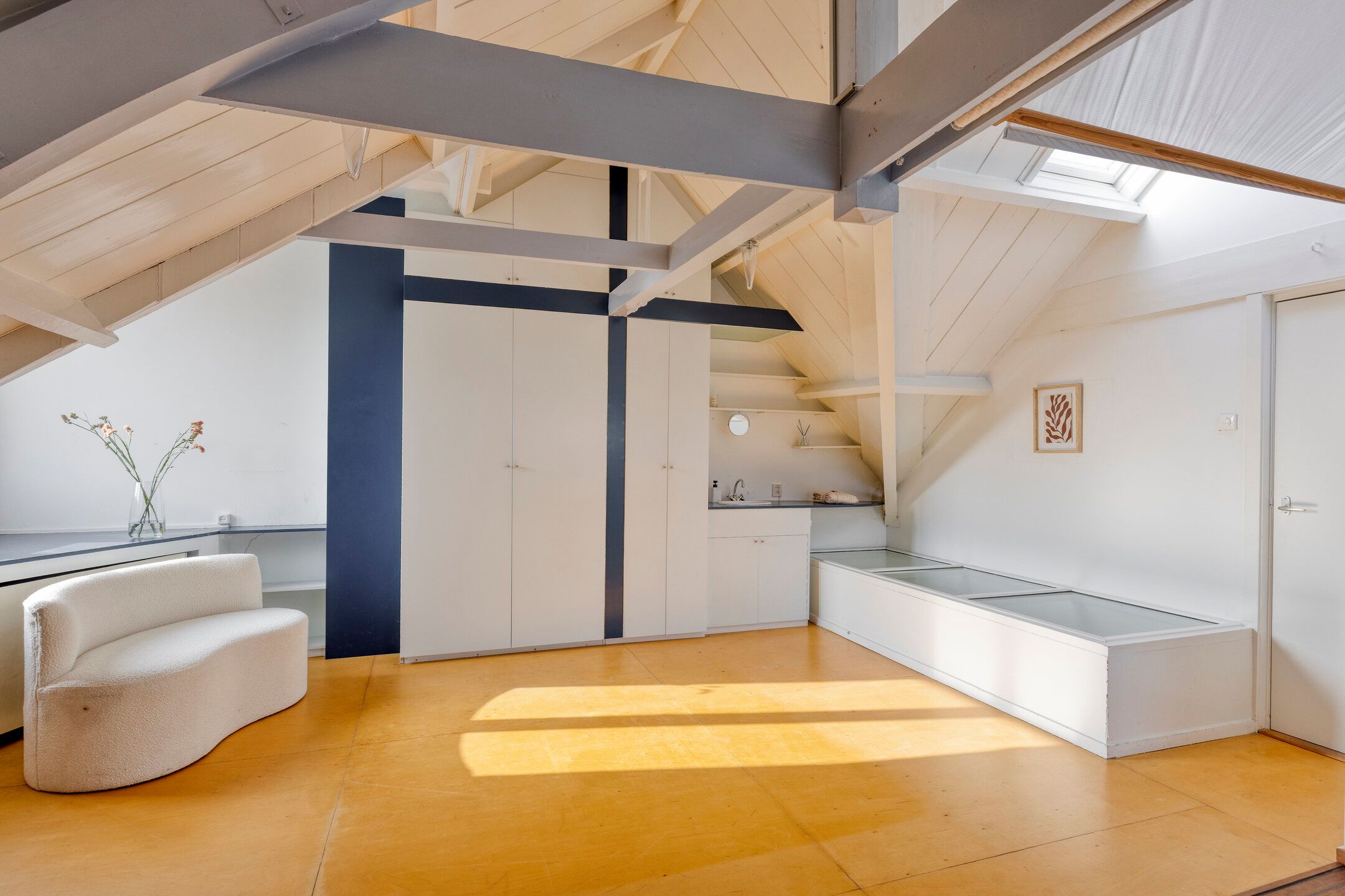 Spacious 3-Story Upper House with Private Garden in Amsterdam Center — 30