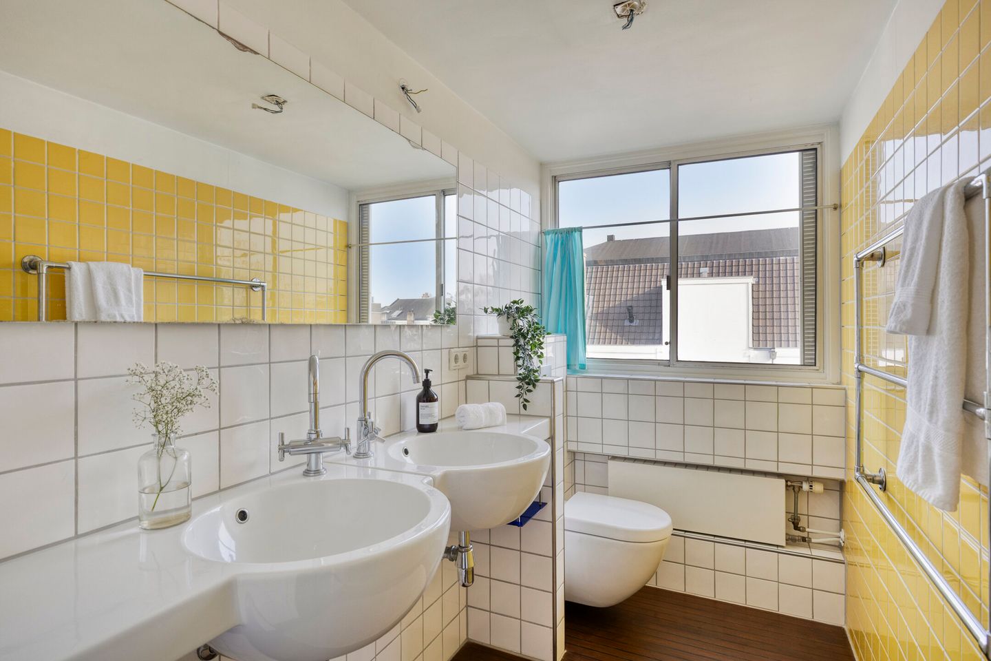 Spacious 3-Story Upper House with Private Garden in Amsterdam Center — 31