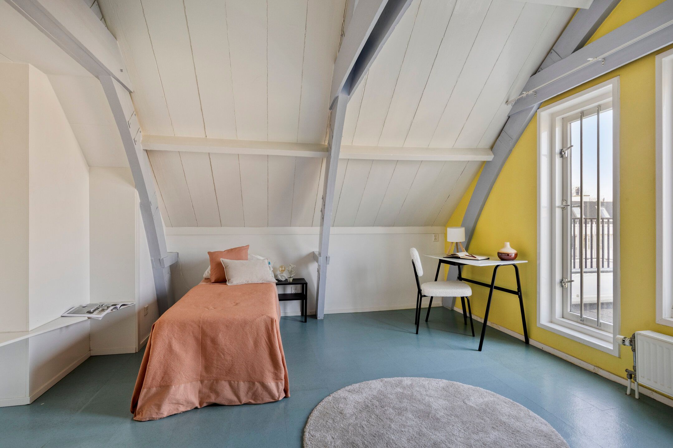 Spacious 3-Story Upper House with Private Garden in Amsterdam Center — 36