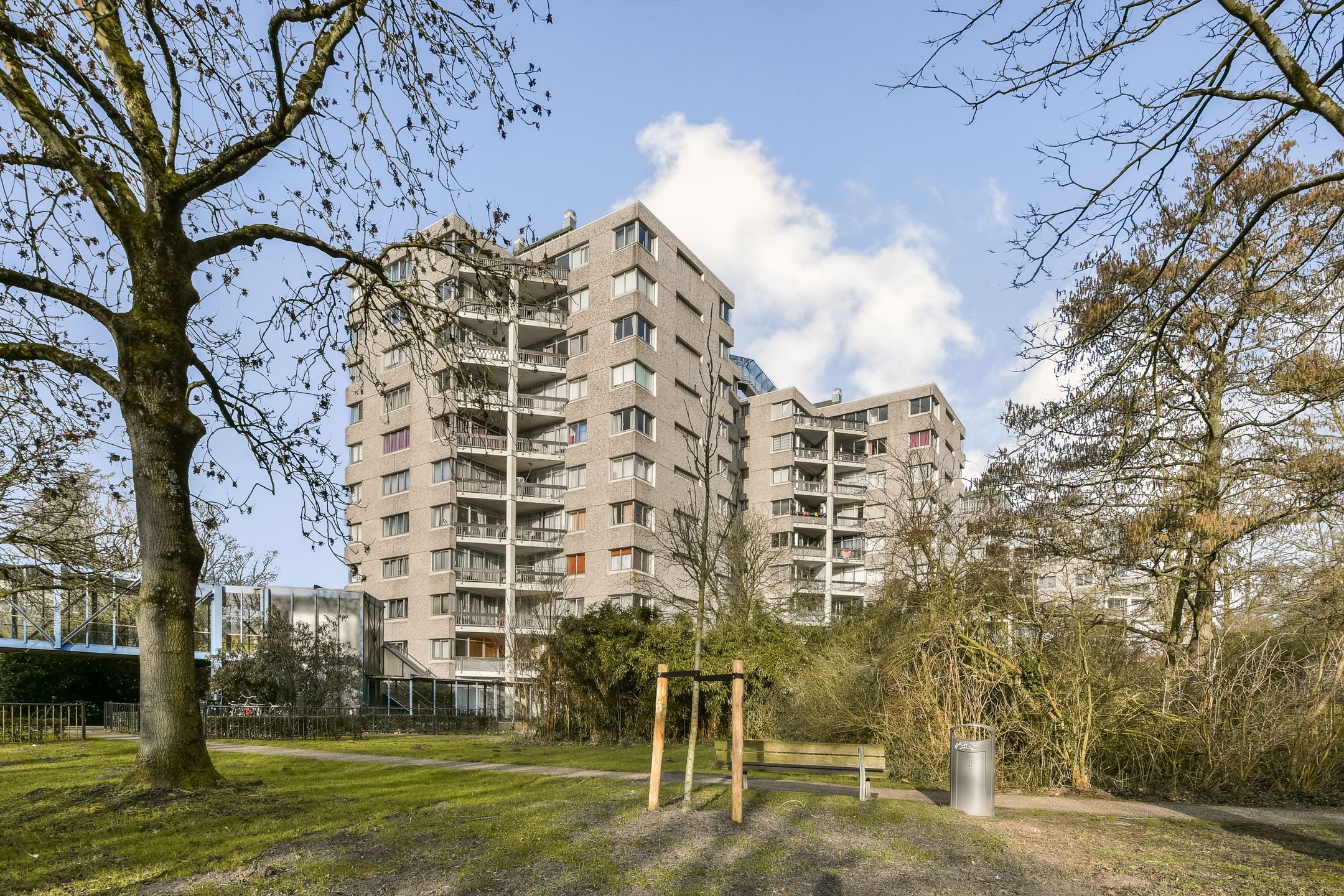 Bright 1-Bedroom Apartment with Park Views and Balcony — 15