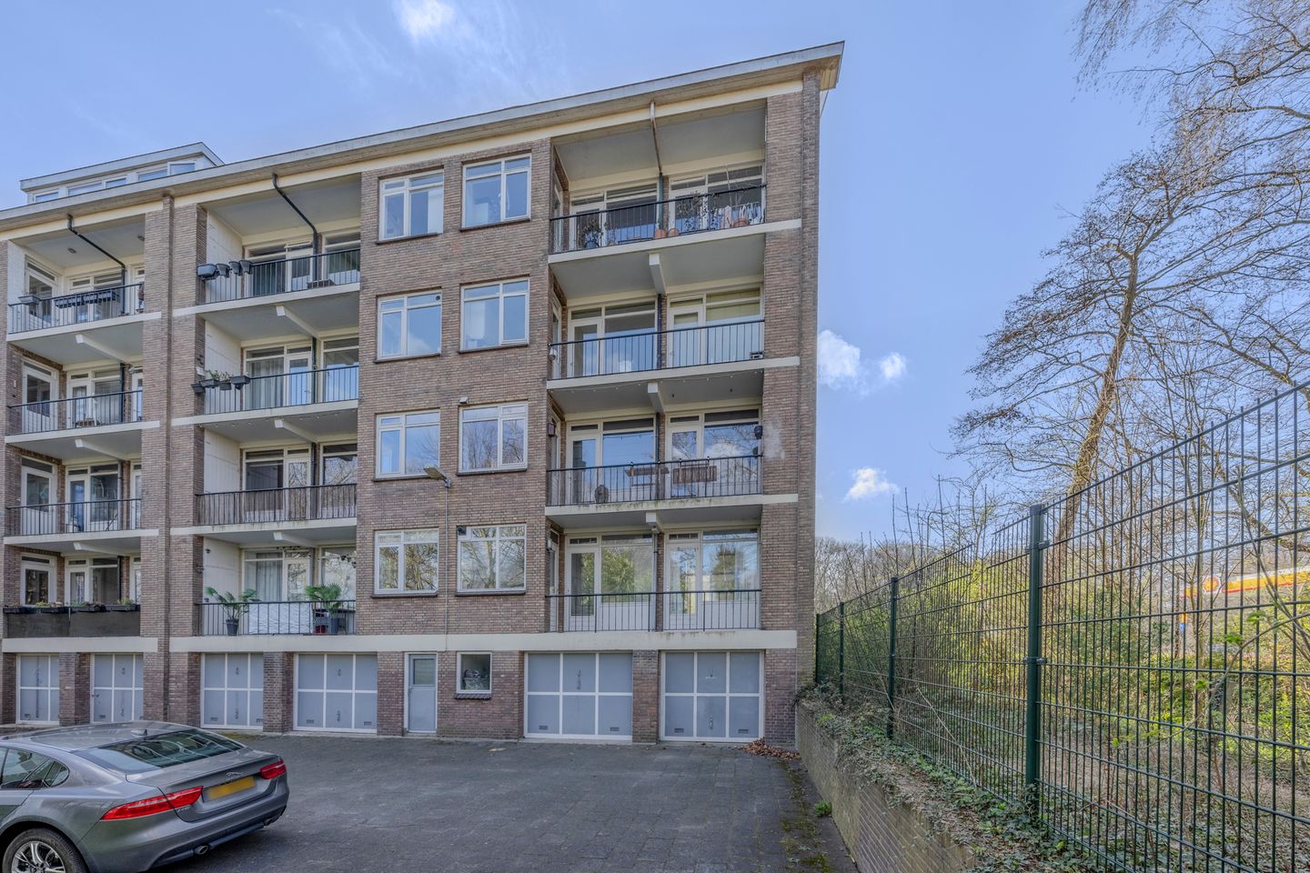 Spacious corner apartment near the Rijswijkse Bos — 39