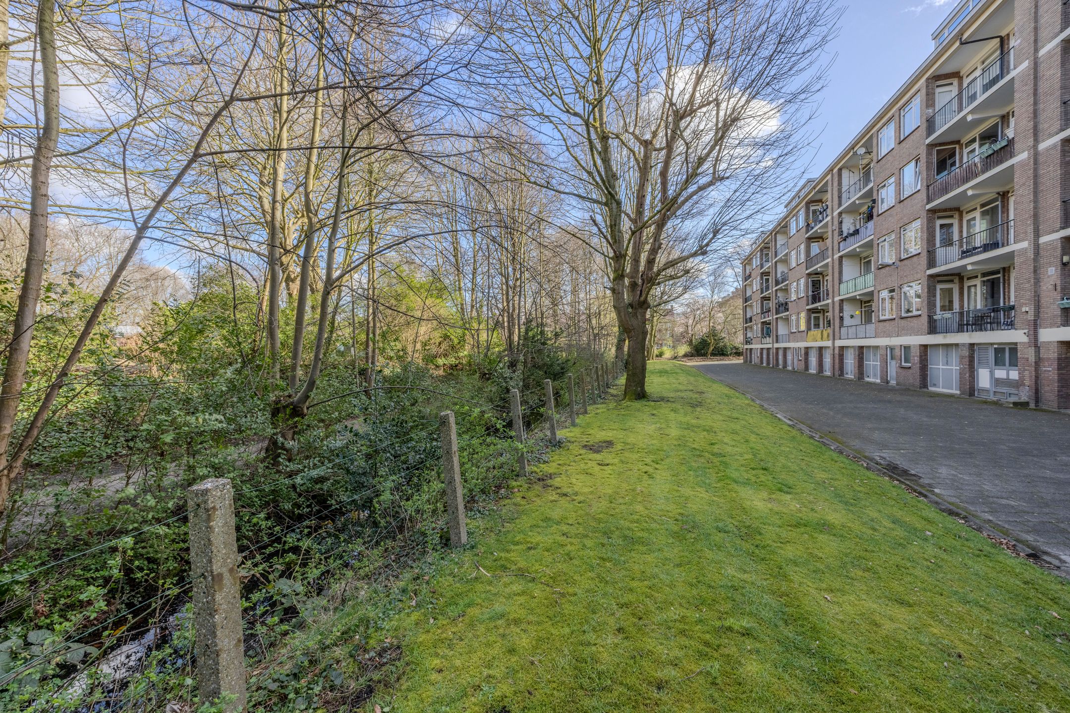 Spacious corner apartment near the Rijswijkse Bos — 41