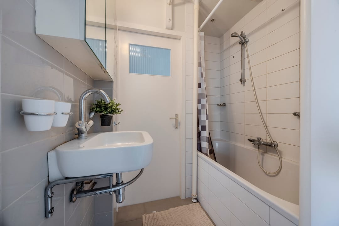 Spacious corner apartment near the Rijswijkse Bos — 29
