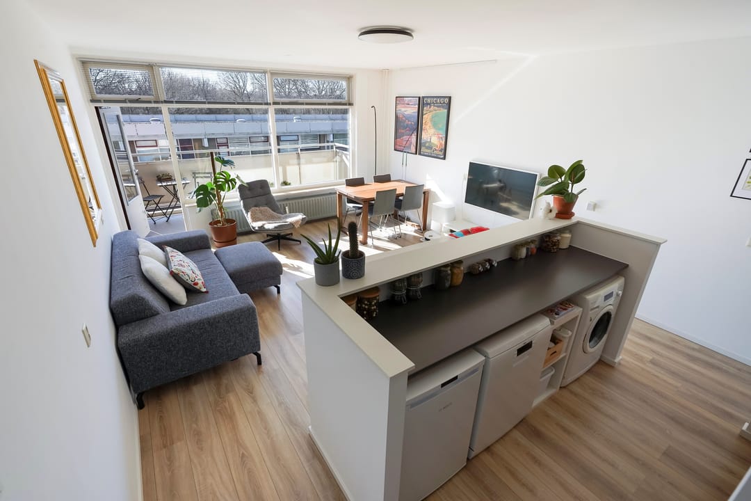 Light apartment with balcony and parking in The Hague — 16