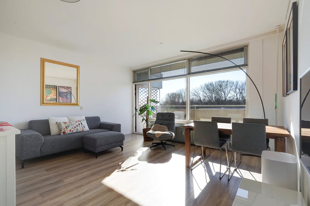 Light apartment with balcony and parking in The Hague — 23