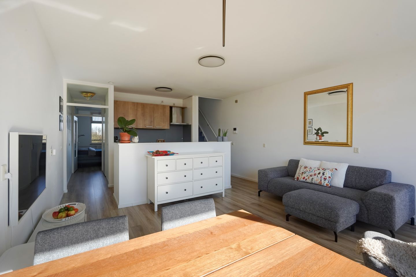 Light apartment with balcony and parking in The Hague — 25