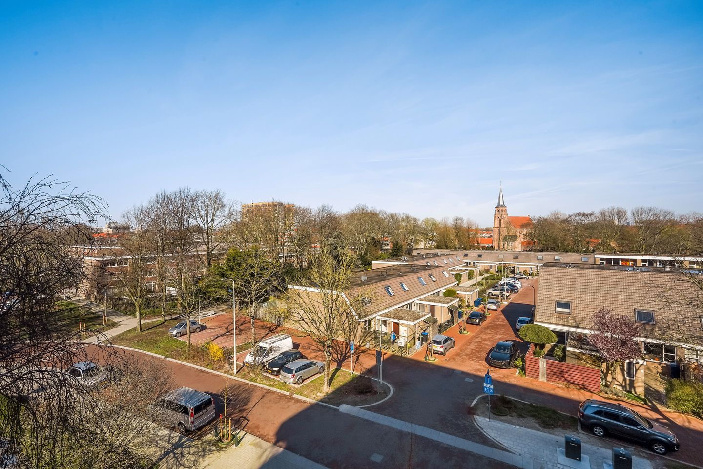 Light apartment with balcony and parking in The Hague — 39