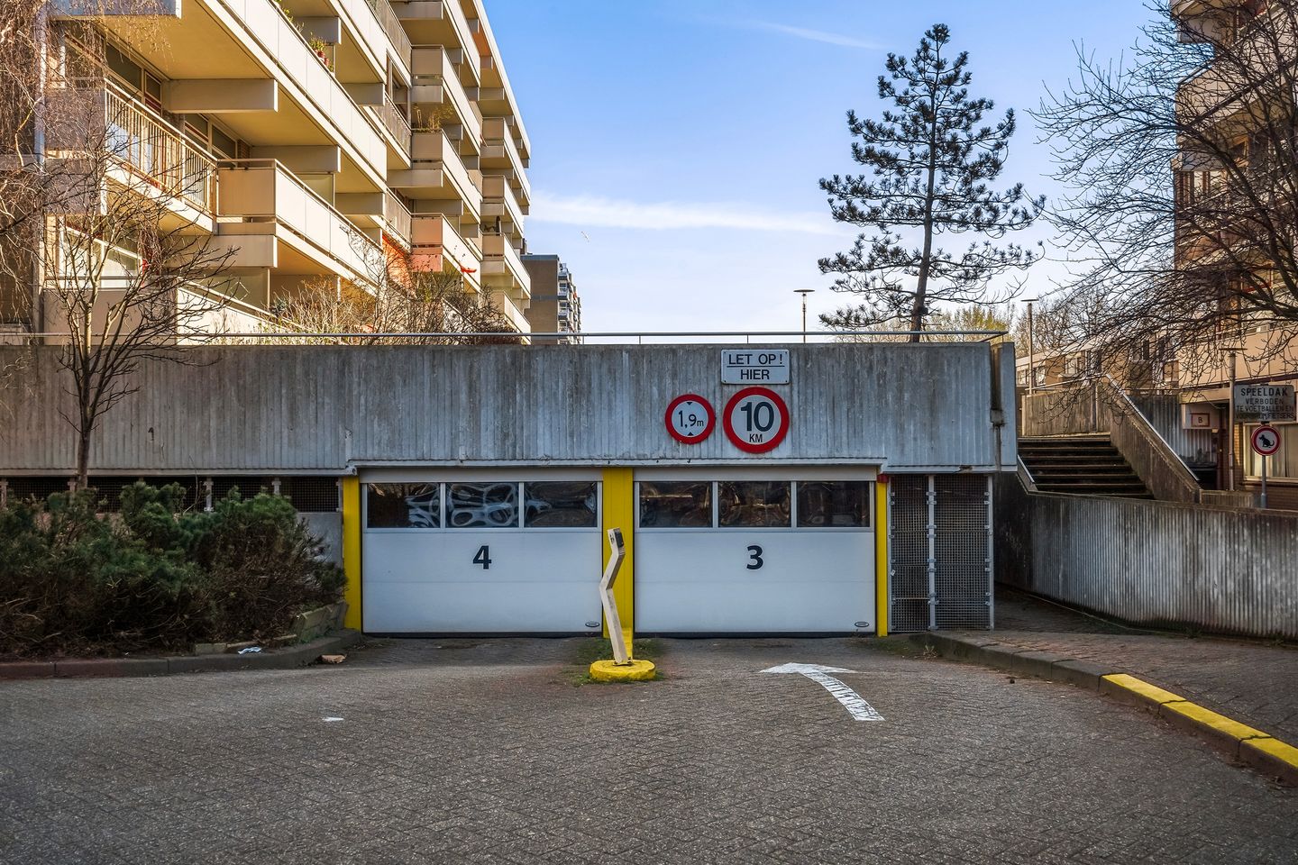 Light apartment with balcony and parking in The Hague — 43
