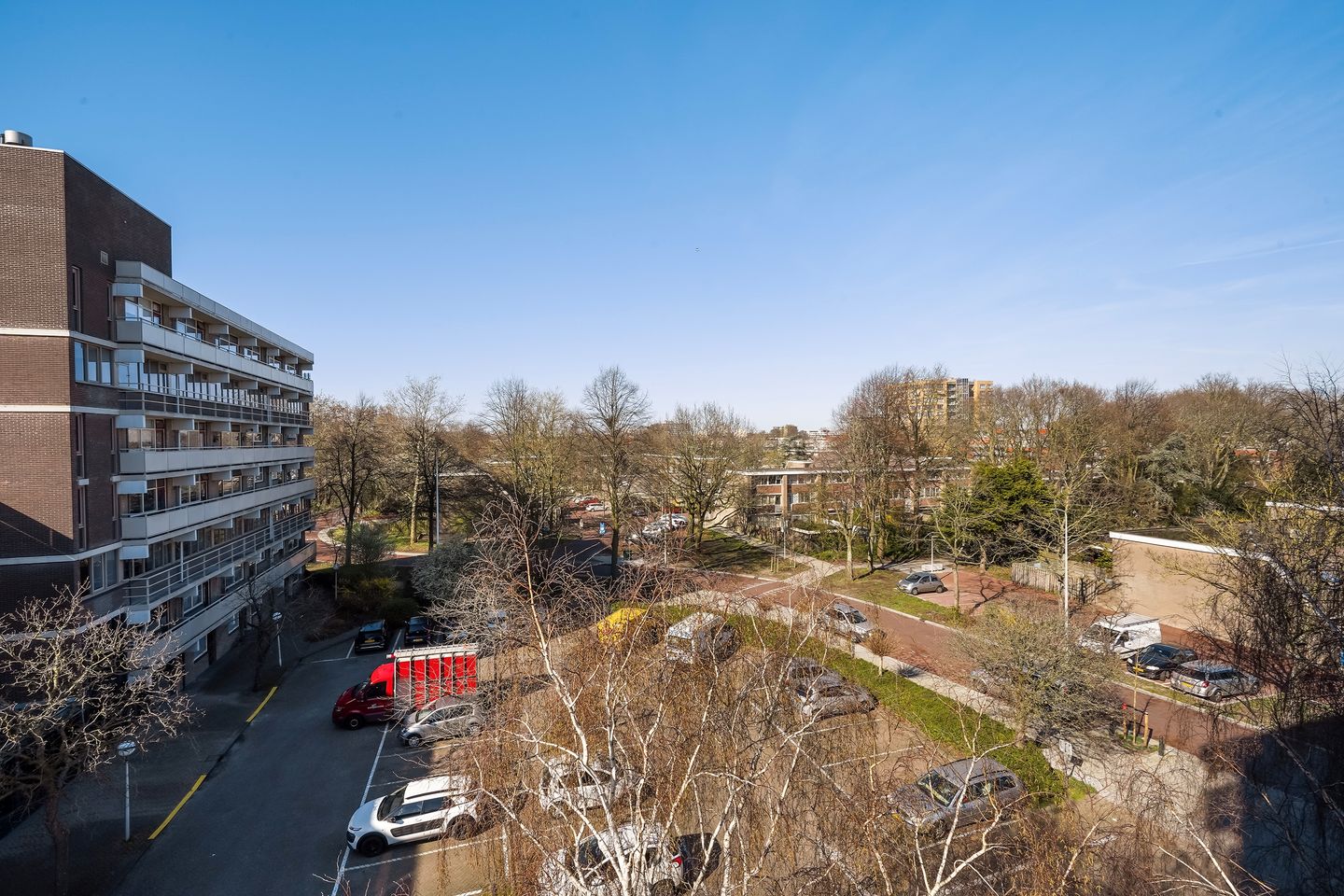 Light apartment with balcony and parking in The Hague — 29