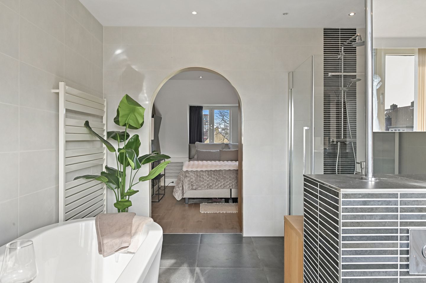 Foto 34 van Van Baerlestraat 10-A