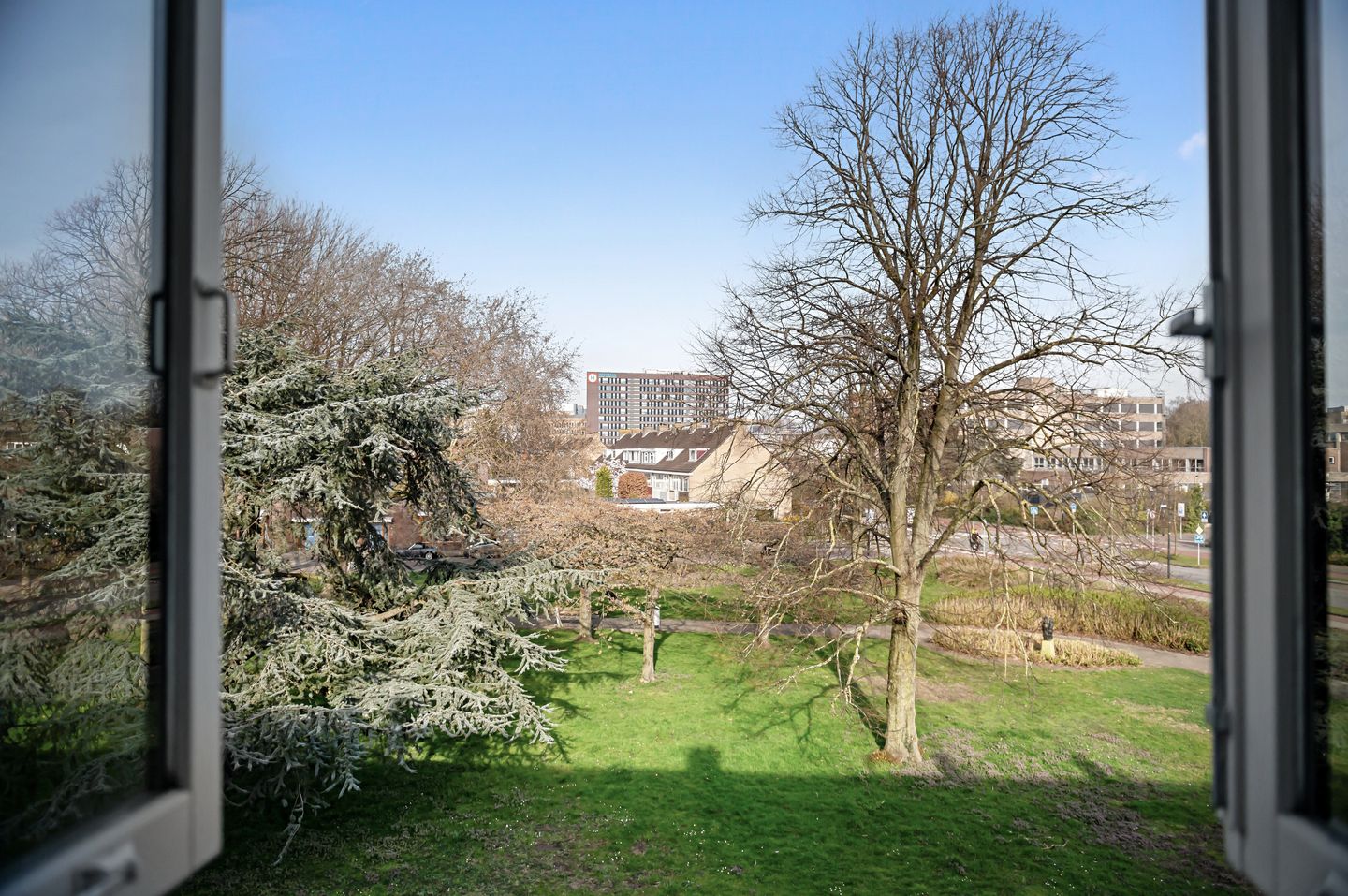 Foto 44 van Van Baerlestraat 10-A