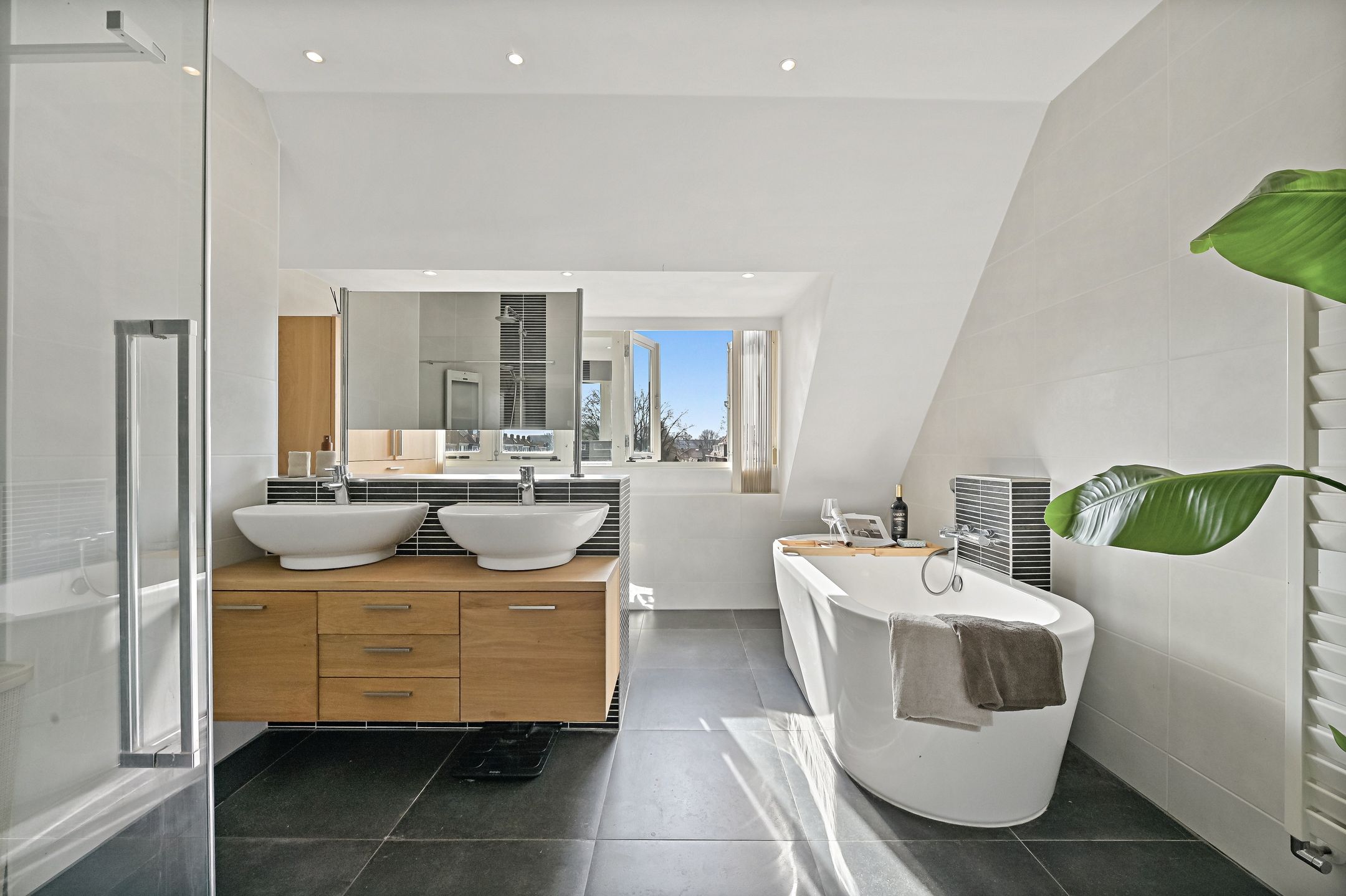 Foto 33 van Van Baerlestraat 10-A