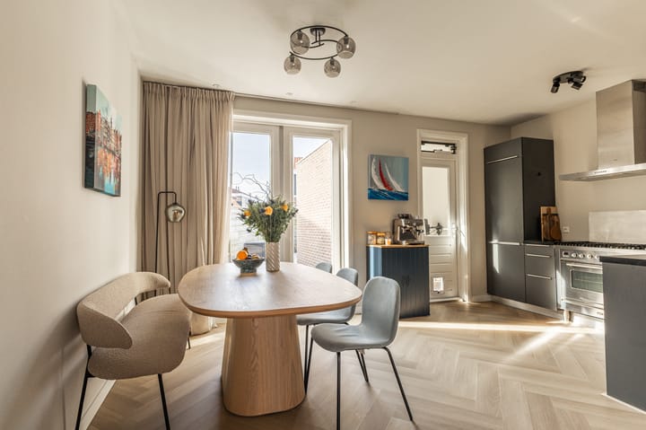 Photo 3 of Barbarossastraat 34