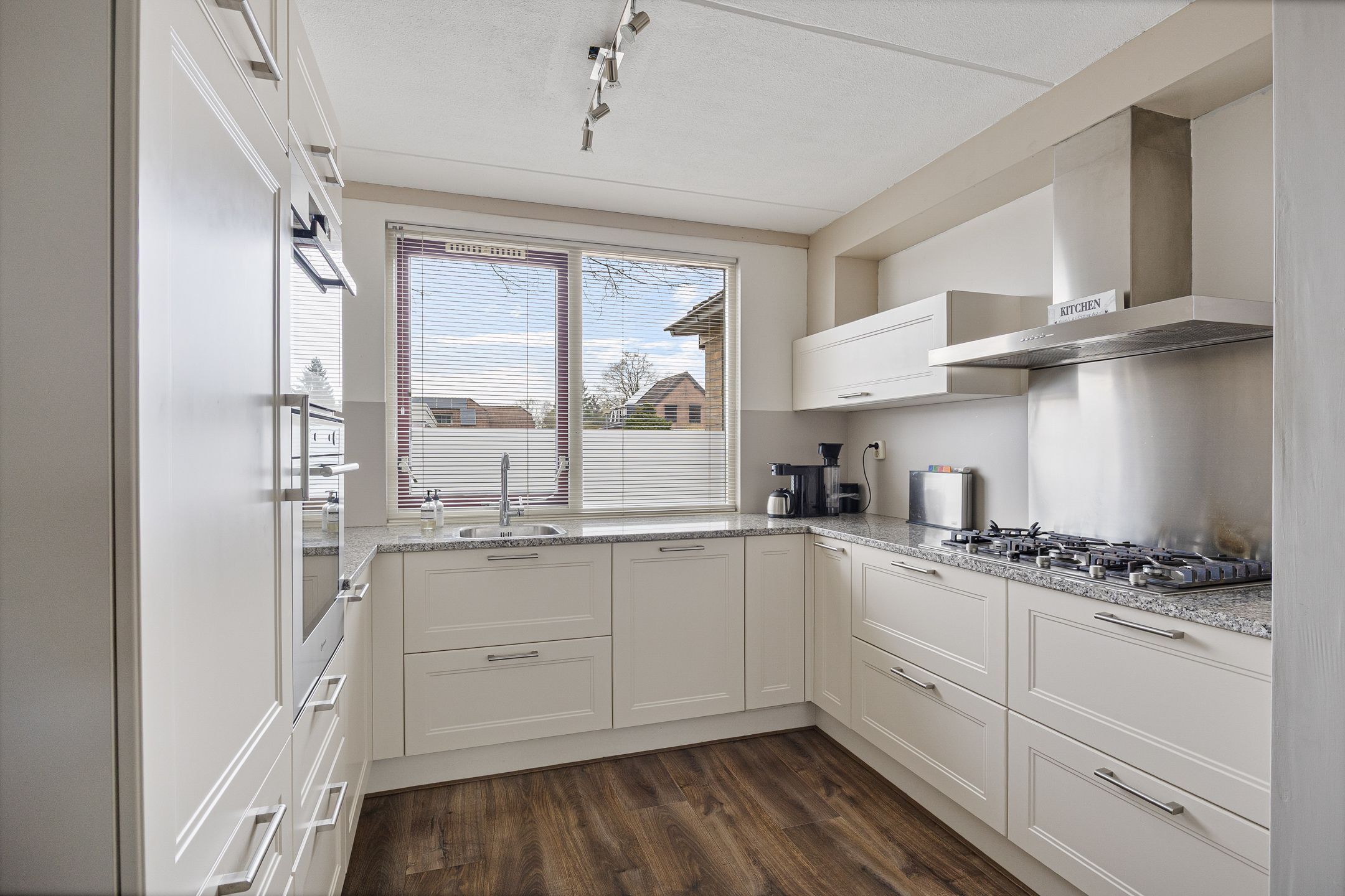 Photo 12 of De Welhaak 32