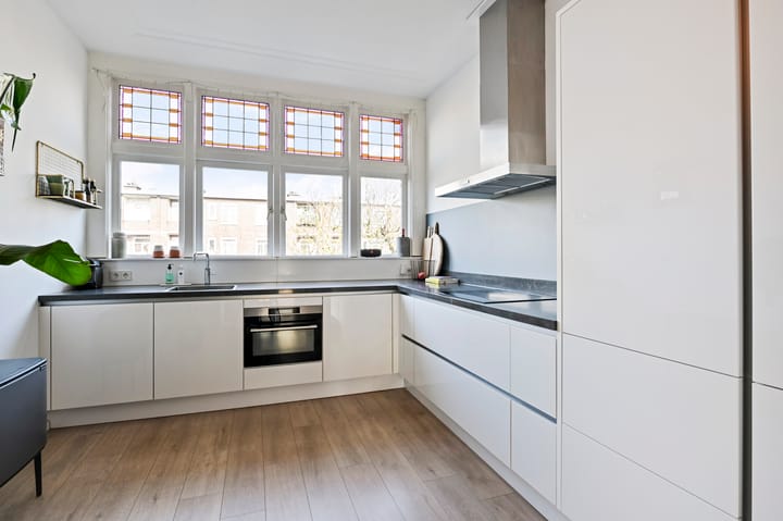 Photo 3 of Van Heutszstraat 42