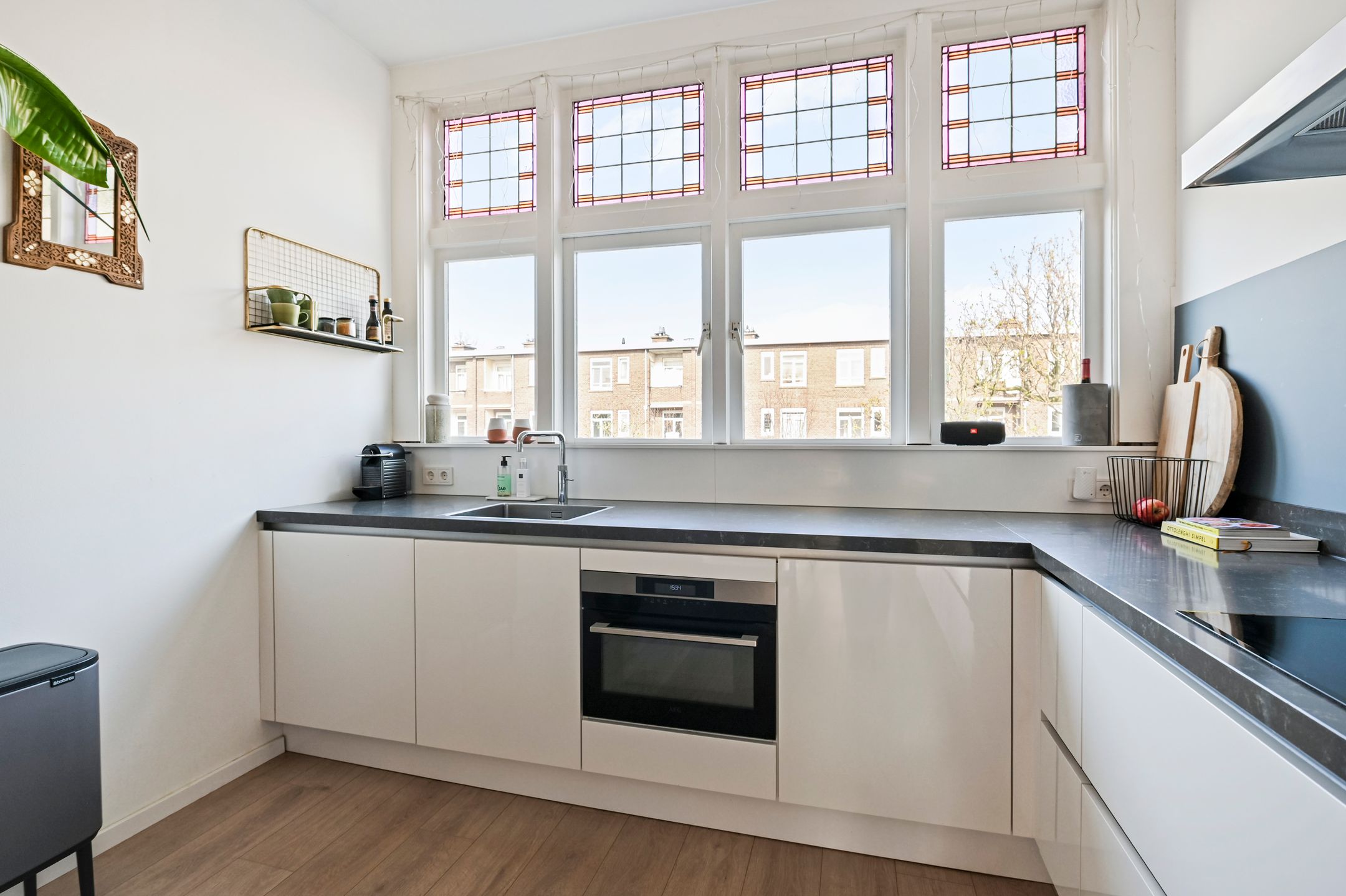 Photo 21 of Van Heutszstraat 42