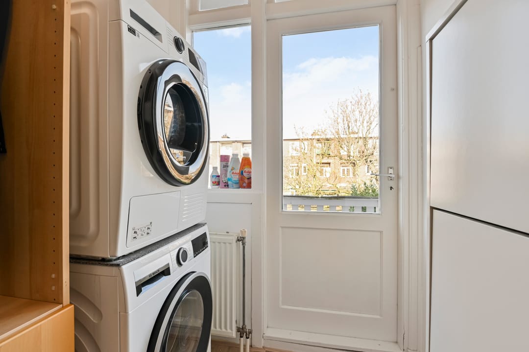 Photo 31 of Van Heutszstraat 42