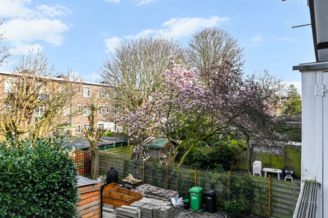 Photo 38 of Van Heutszstraat 42