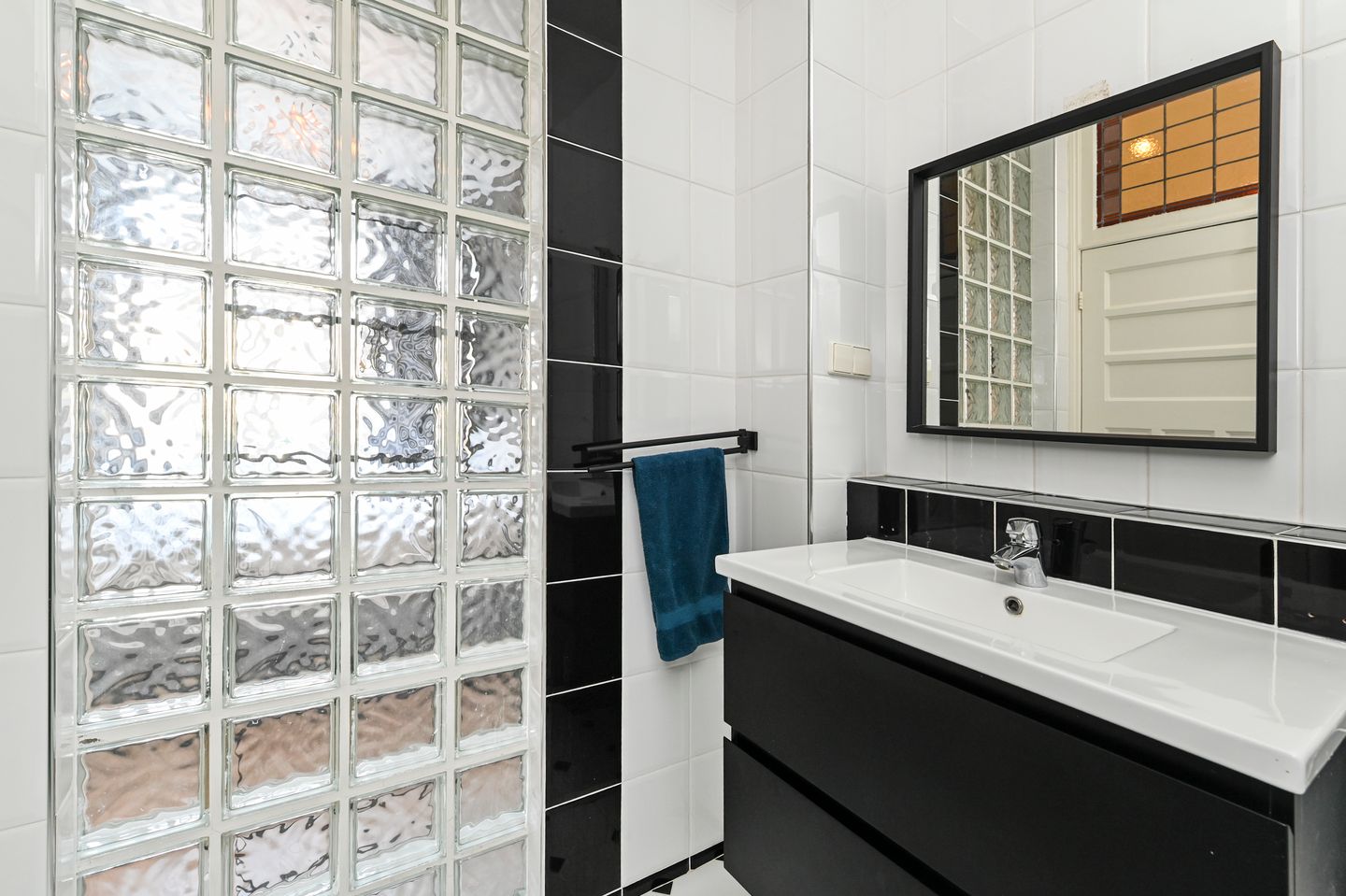 Photo 35 of Van Heutszstraat 42