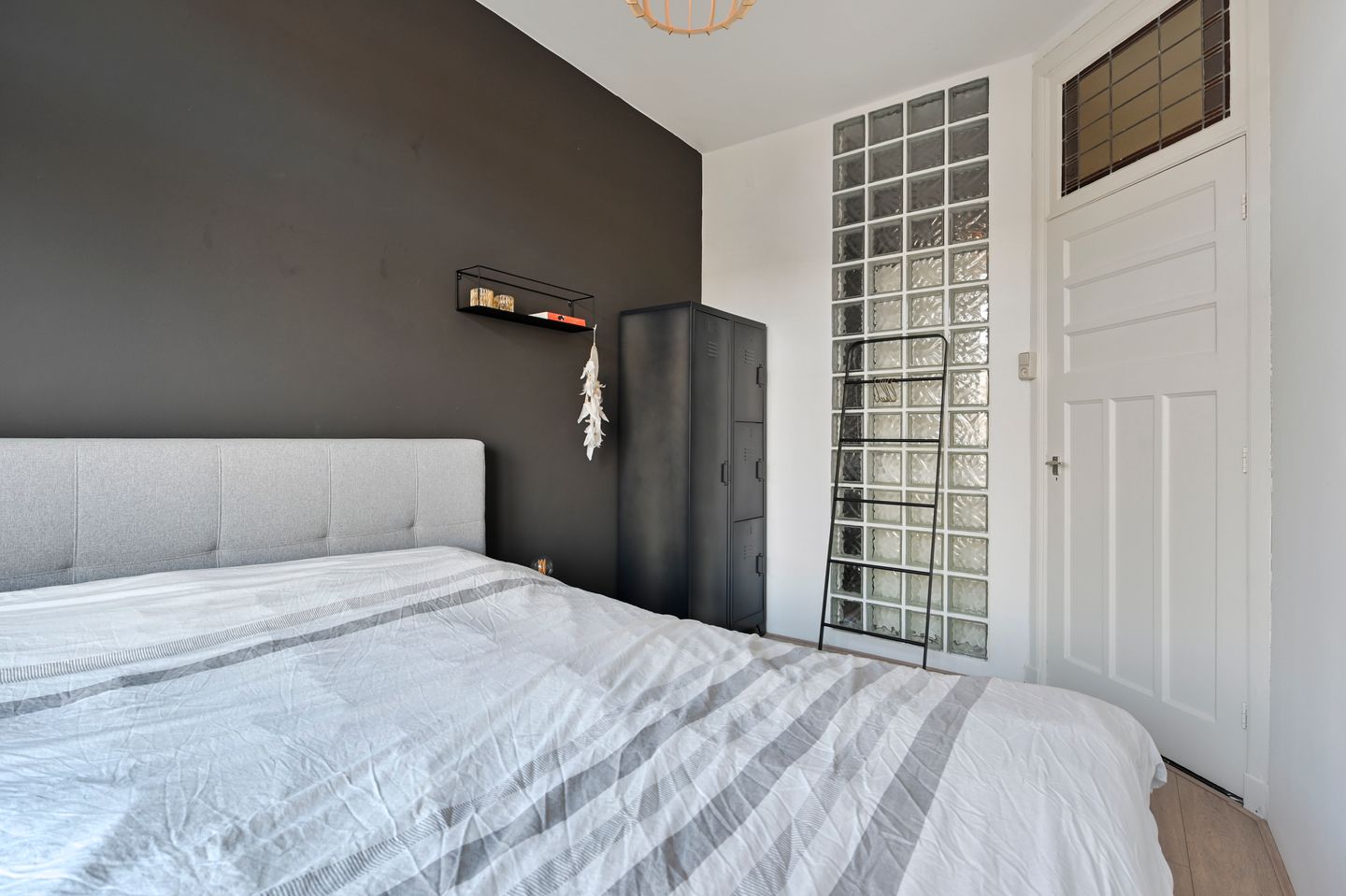 Photo 29 of Van Heutszstraat 42