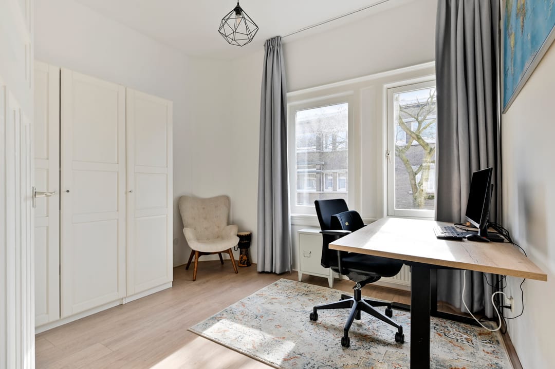 Photo 32 of Van Heutszstraat 42