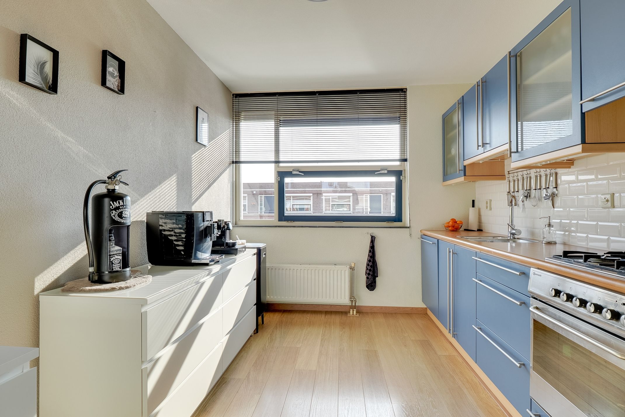 Spacious Apartment with Sunny Southwest Balcony Near Historic City Center — 14
