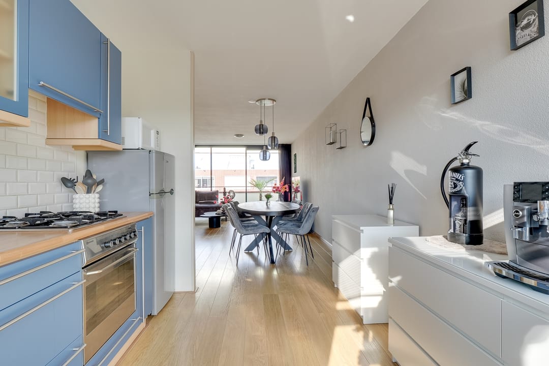 Spacious Apartment with Sunny Southwest Balcony Near Historic City Center — 16