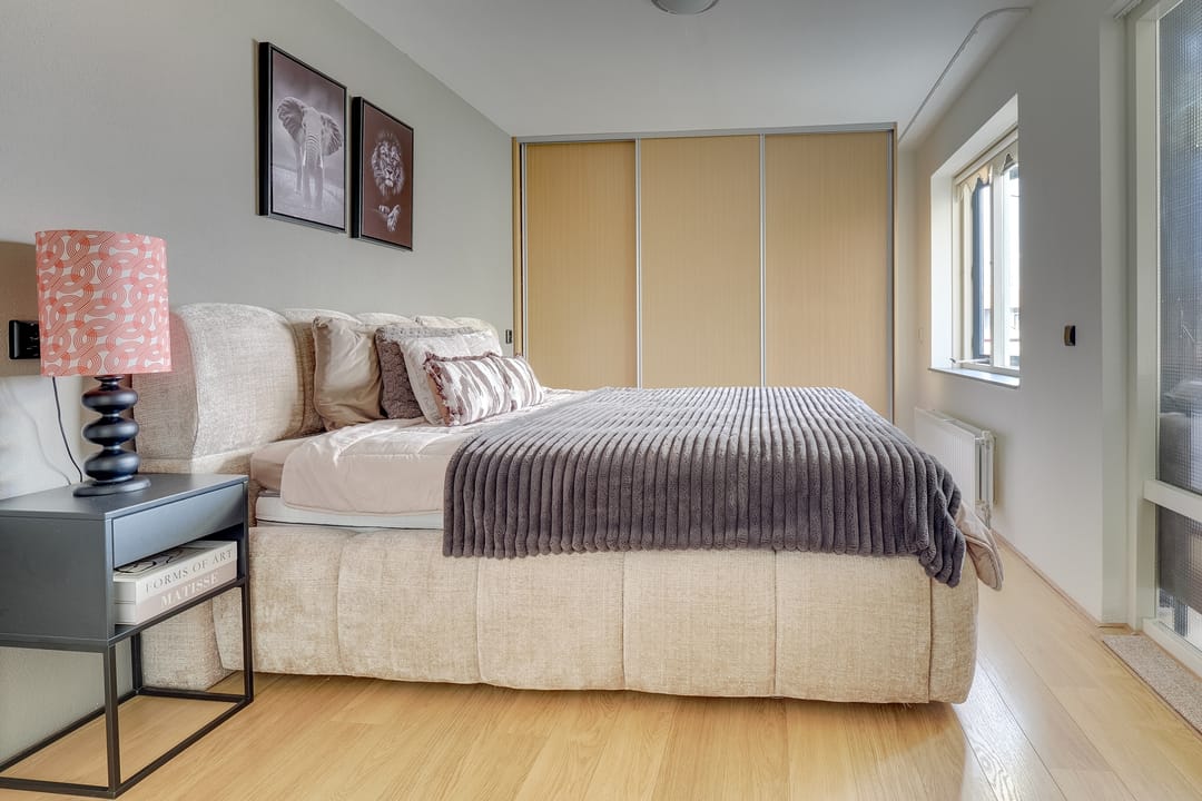 Spacious Apartment with Sunny Southwest Balcony Near Historic City Center — 21