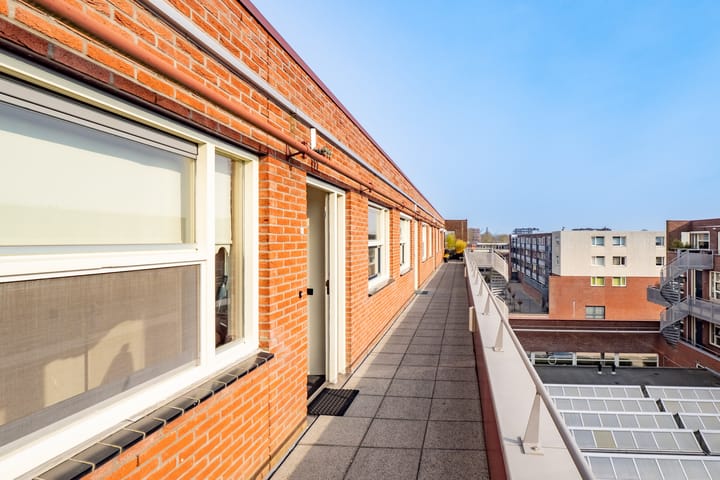 Photo 4 of Tiranastraat 80