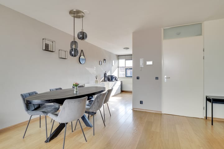 Photo 2 of Tiranastraat 80