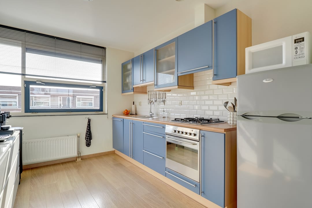 Spacious Apartment with Sunny Southwest Balcony Near Historic City Center — 15