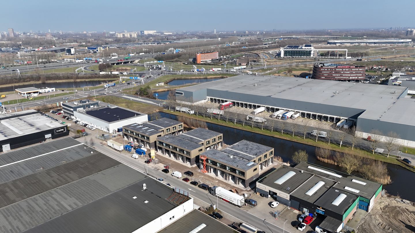 Bekijk foto 2 van Oosteinde 5-a3