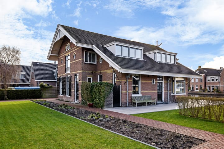 Vrijstaande woning te koop: Koetshúsleane 2, Woudsend