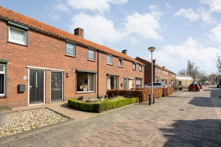 Photo 3 of Marijkestraat 11