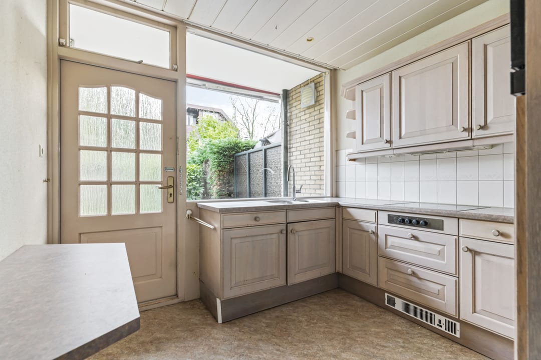 Photo 11 of Reeweg 67