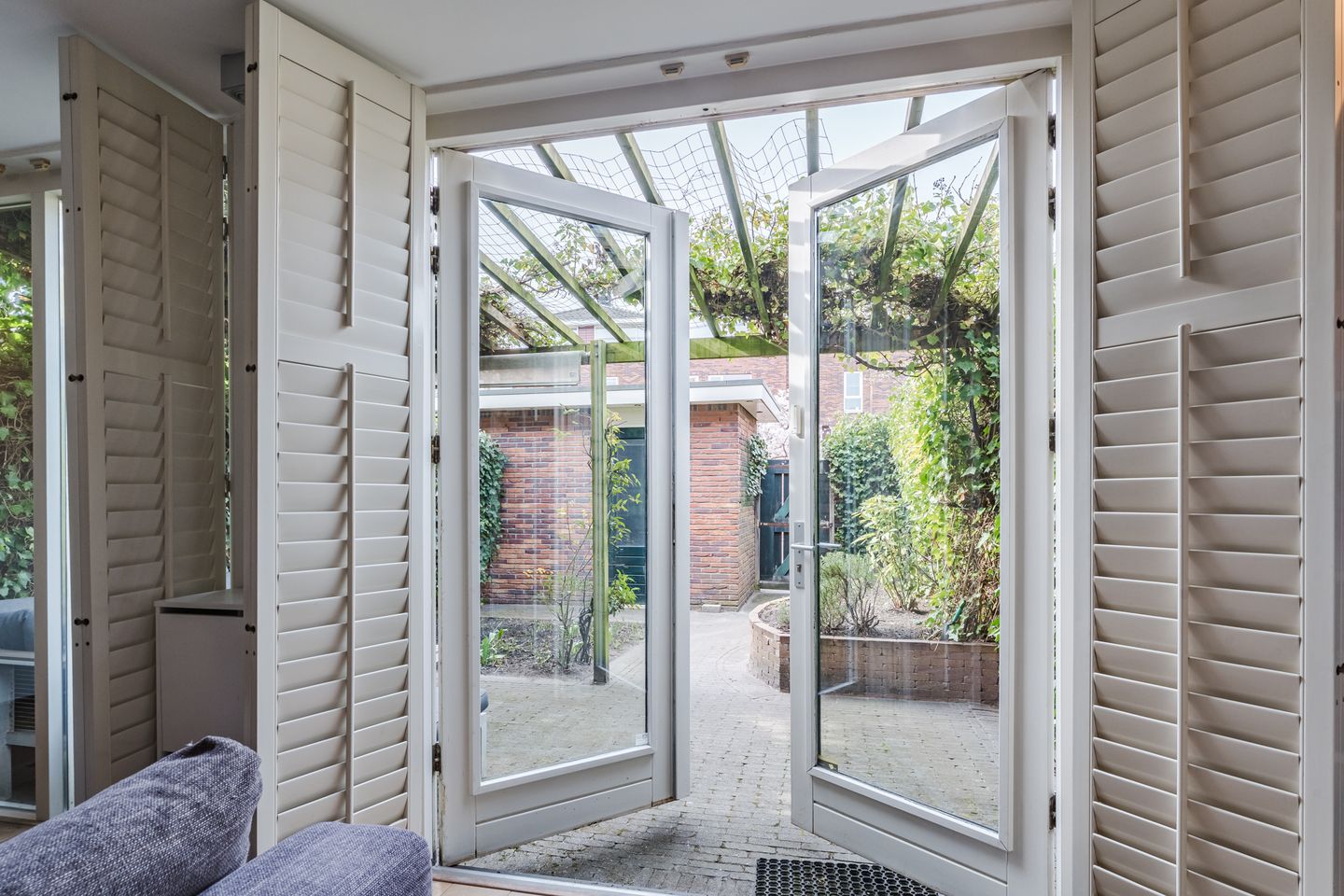 Modern Move-in Ready Terraced House with Garden in Rijswijk Bomenbuurt — 27