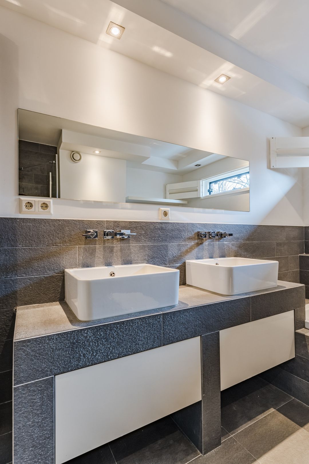 Modern Move-in Ready Terraced House with Garden in Rijswijk Bomenbuurt — 20