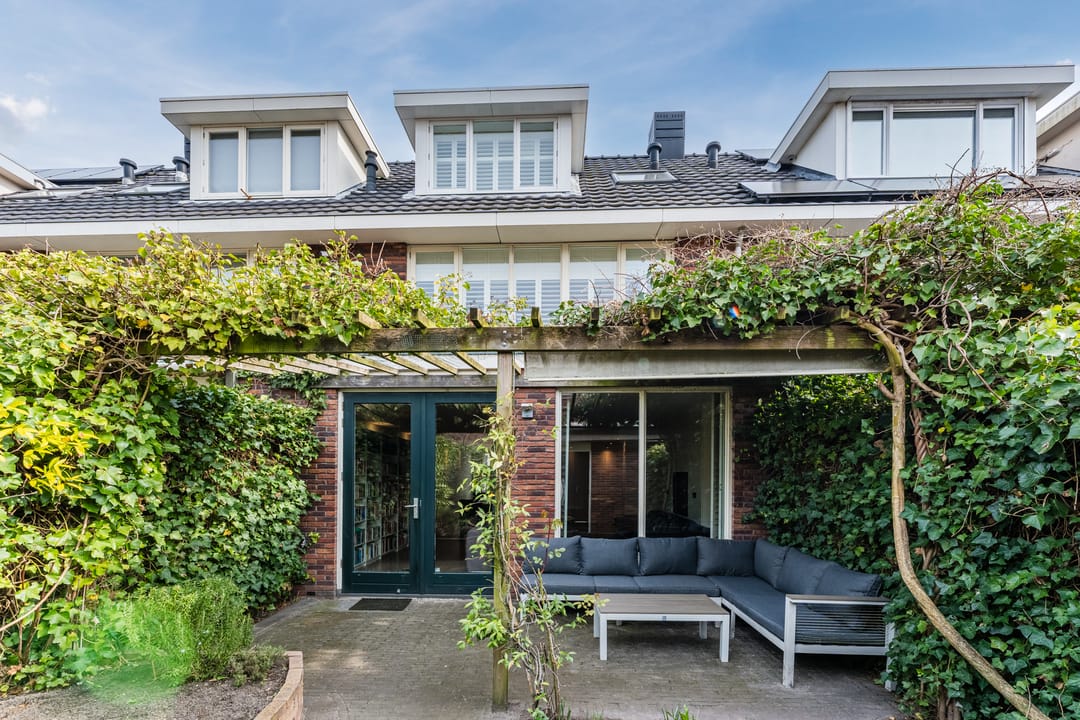 Modern Move-in Ready Terraced House with Garden in Rijswijk Bomenbuurt — 29