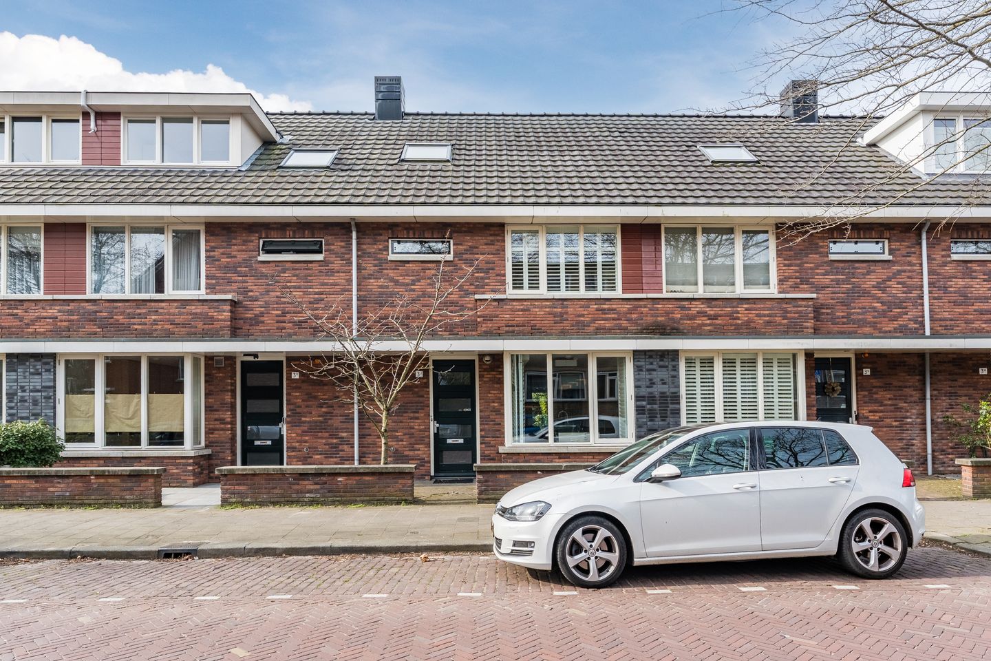 Modern Move-in Ready Terraced House with Garden in Rijswijk Bomenbuurt — 33