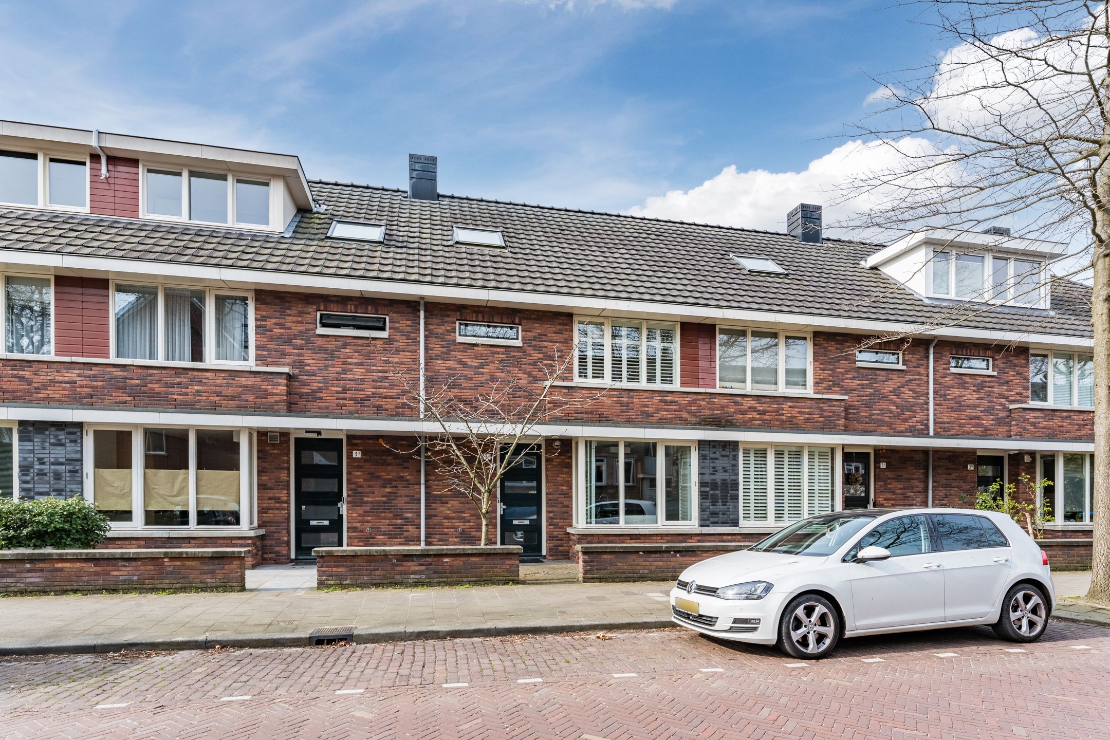 Modern Move-in Ready Terraced House with Garden in Rijswijk Bomenbuurt — 34