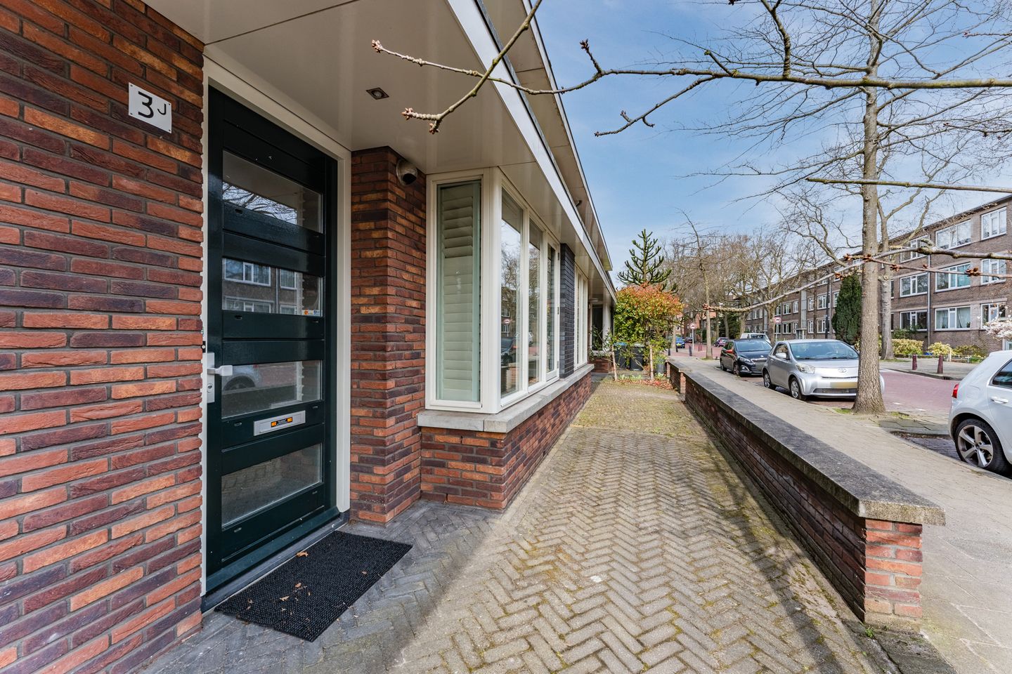 Modern Move-in Ready Terraced House with Garden in Rijswijk Bomenbuurt — 32