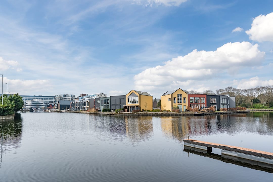 Modern Move-in Ready Terraced House with Garden in Rijswijk Bomenbuurt — 39